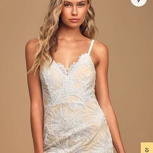 Lulus white embroidered dress - NEVER WORN